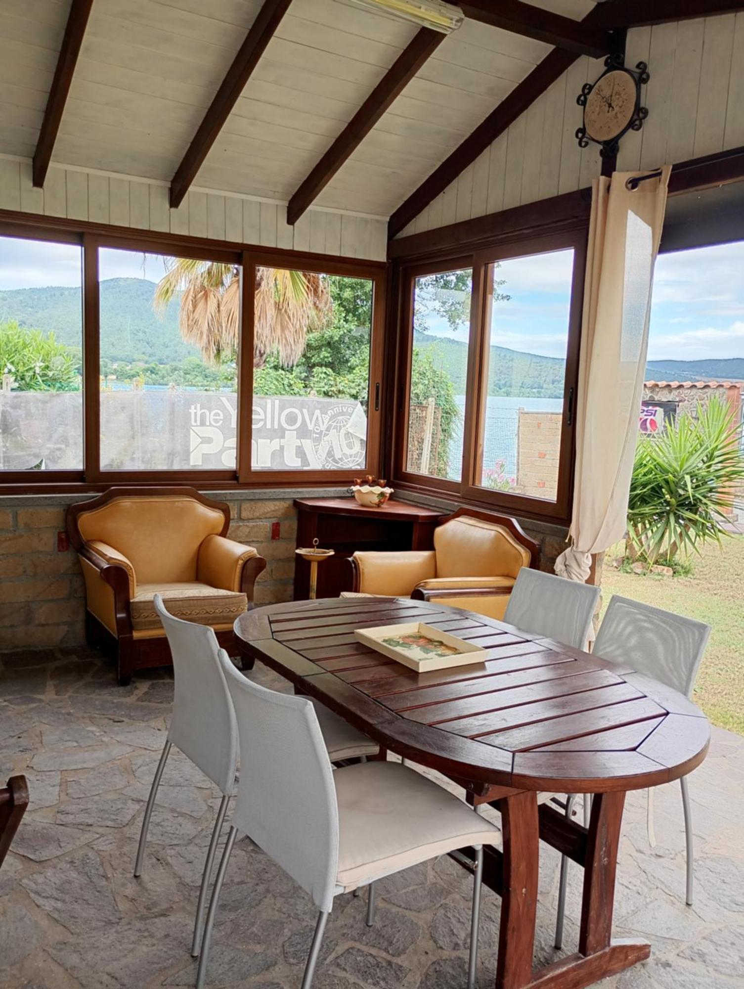 Independent Villa With Private Beach On The Lake Bracciano  Ngoại thất bức ảnh