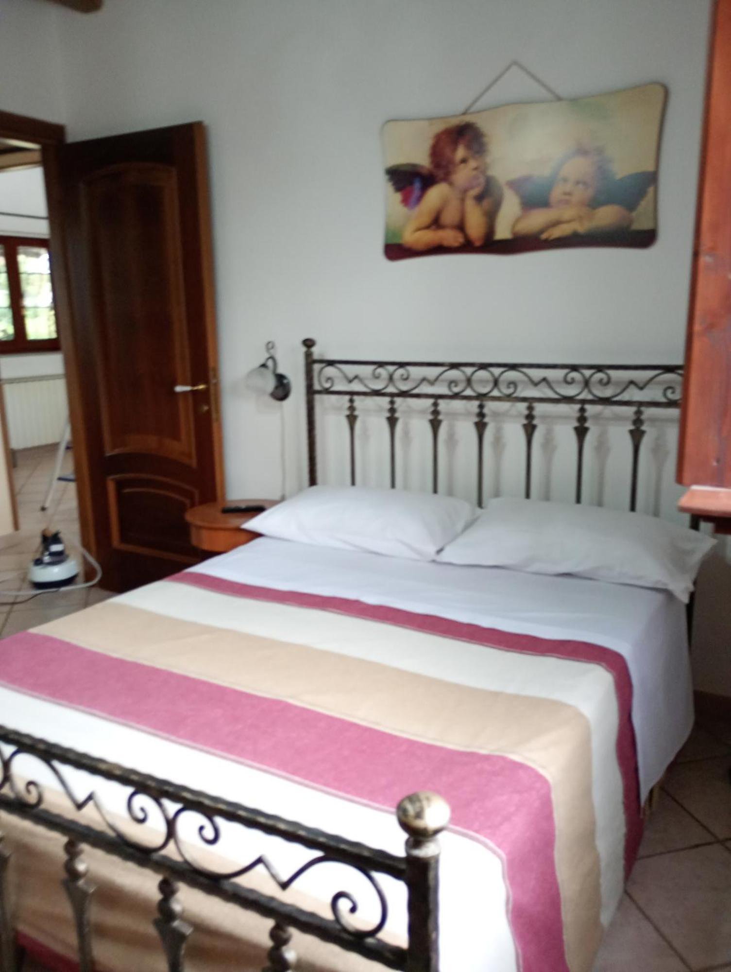 Independent Villa With Private Beach On The Lake Bracciano  Ngoại thất bức ảnh